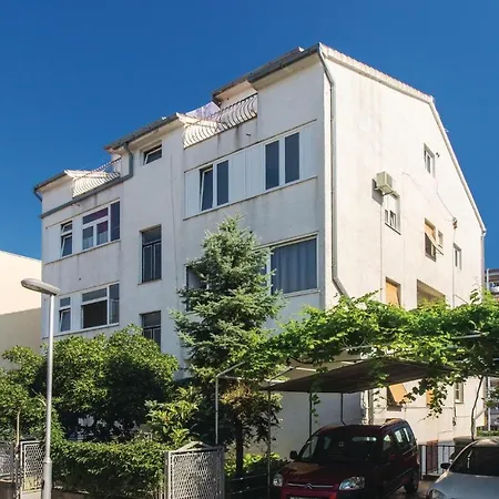 Apartament Cozy In With Kitchenette Split