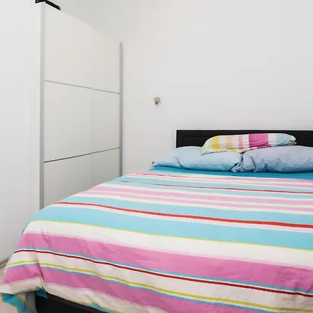 Cozy In With Kitchenette Apartament *