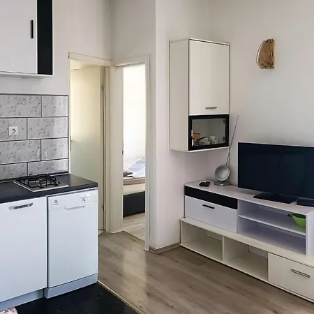 With Sea View Vii Apartment *